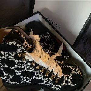 100%Authentic boots and bag